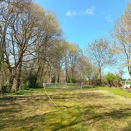 بيت للعطل Les Glycines Gites - Les Petites Pierres Gite - Shared Solar Heated Pool - Garden Spa - Small Dogs Welcome *